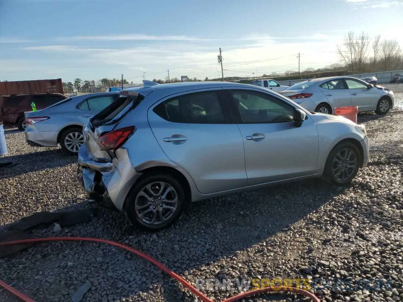 3 Фотография поврежденного автомобиля 3MYDLBJV6LY701507 TOYOTA YARIS 2020