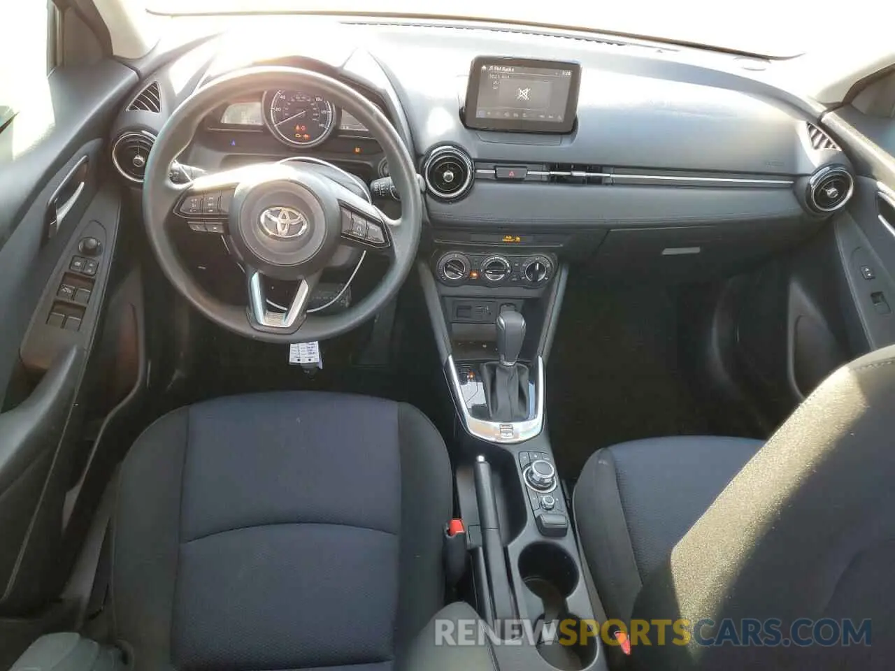 8 Фотография поврежденного автомобиля 3MYDLBJV6LY701507 TOYOTA YARIS 2020