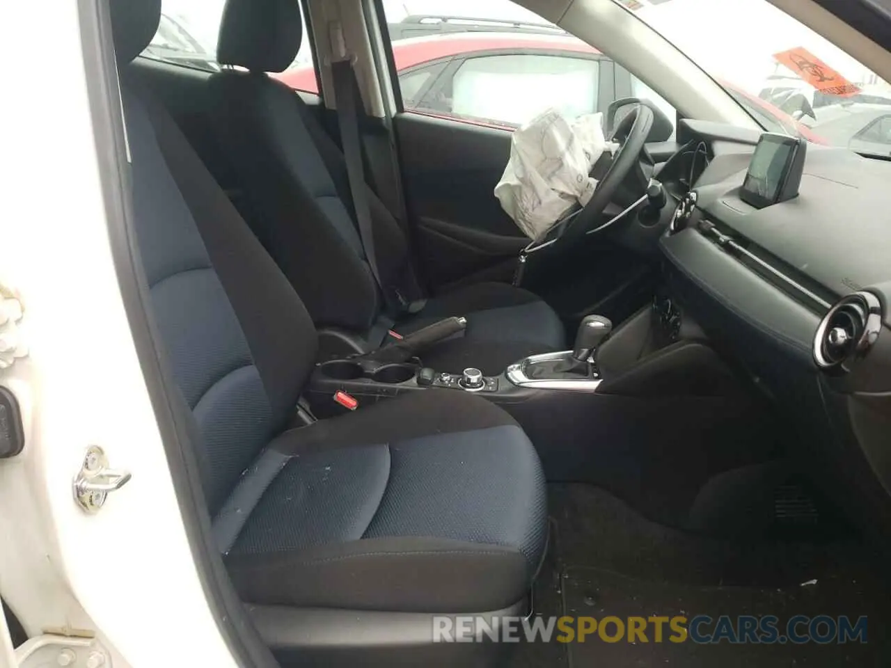 5 Photograph of a damaged car 3MYDLBJV7LY704478 TOYOTA YARIS 2020