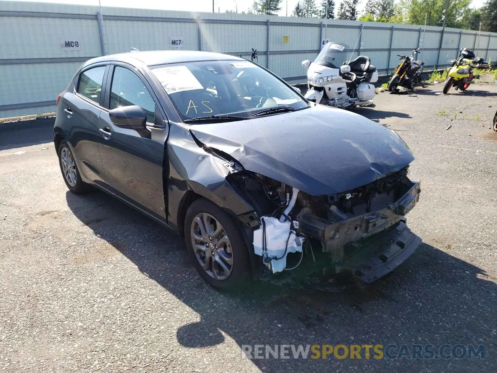 1 Photograph of a damaged car 3MYDLBJV8LY703856 TOYOTA YARIS 2020