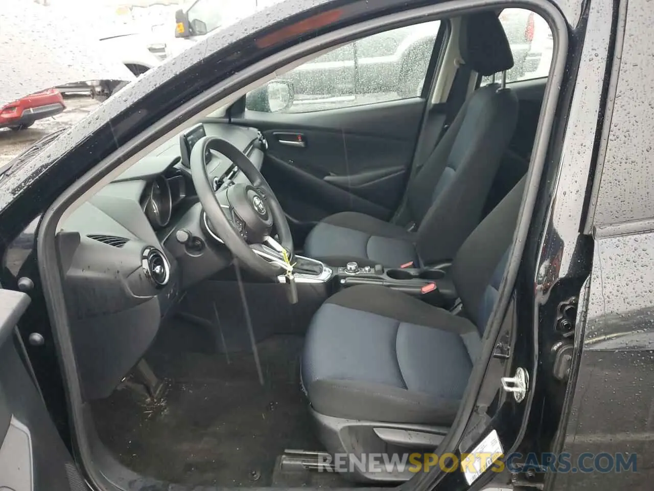 7 Photograph of a damaged car 3MYDLBJV8LY705302 TOYOTA YARIS 2020
