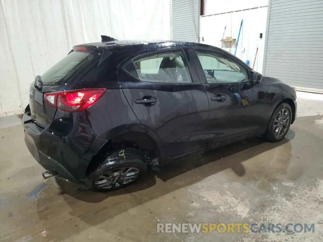 3 Фотография поврежденного автомобиля 3MYDLBJV9LY700447 TOYOTA YARIS 2020