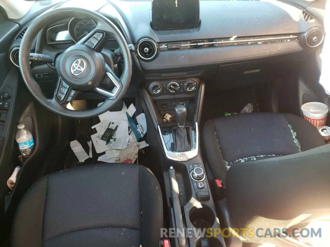 8 Photograph of a damaged car 3MYDLBJV9LY716065 TOYOTA YARIS 2020