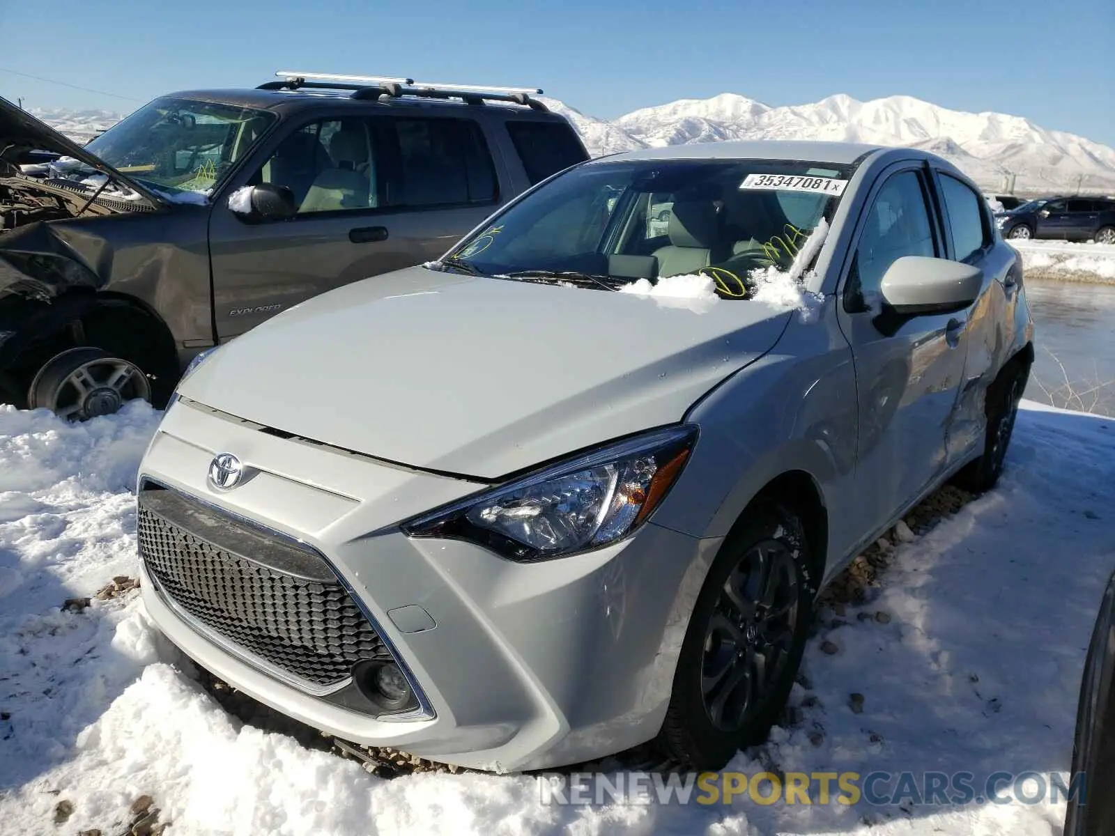 2 Photograph of a damaged car 3MYDLBJVXLY702501 TOYOTA YARIS 2020