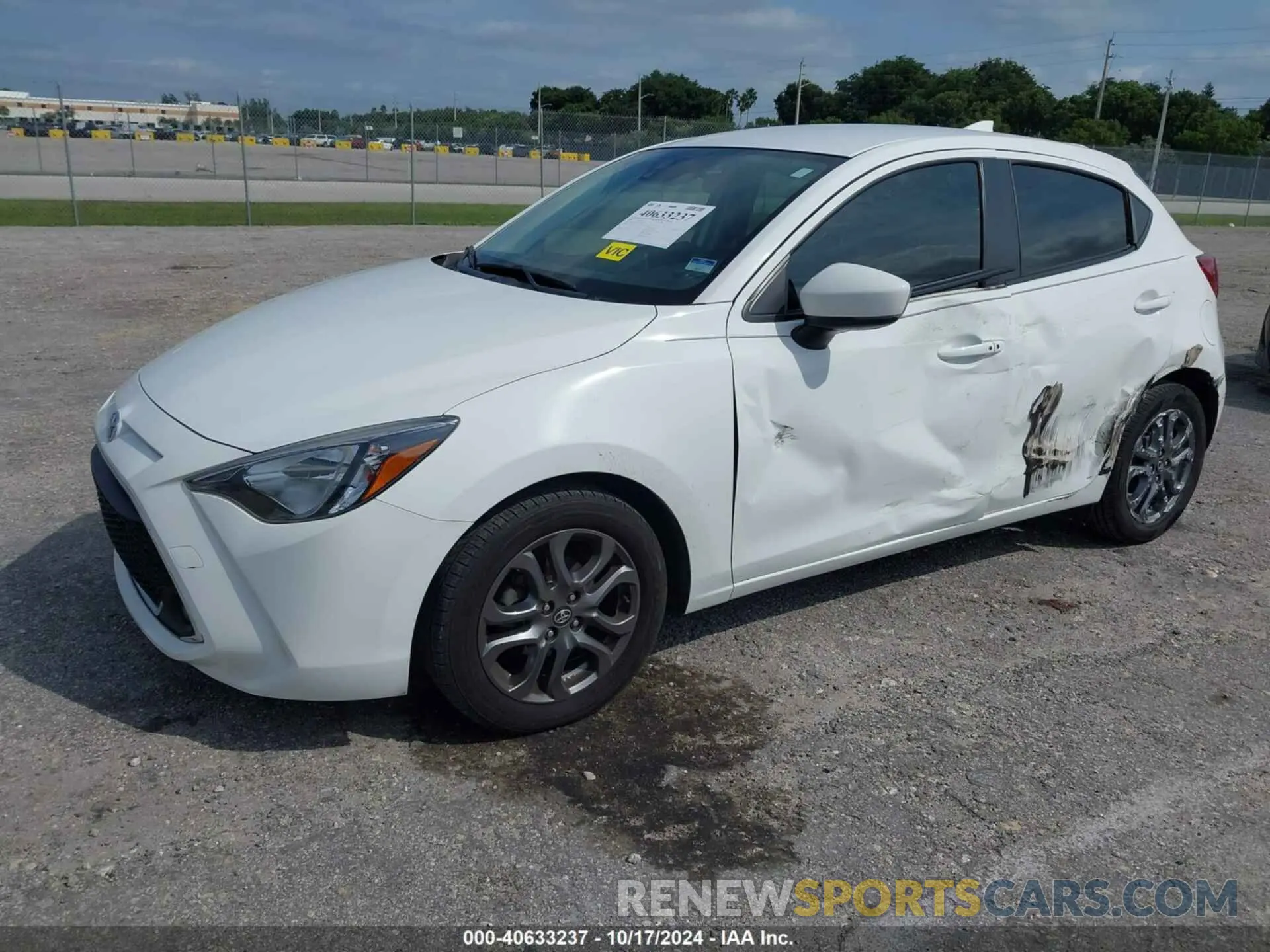 2 Photograph of a damaged car 3MYDLBJVXLY703650 TOYOTA YARIS 2020