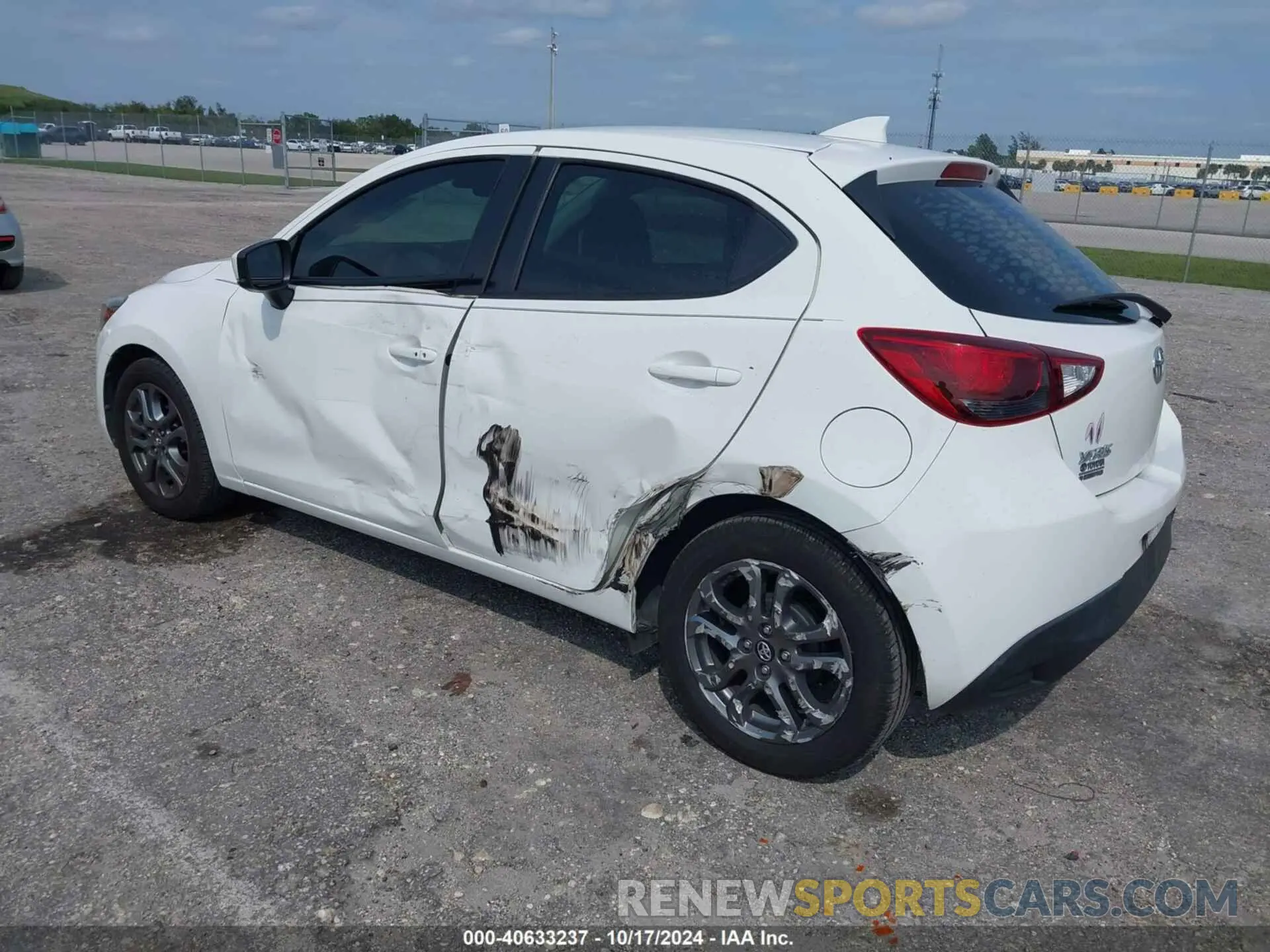 3 Photograph of a damaged car 3MYDLBJVXLY703650 TOYOTA YARIS 2020