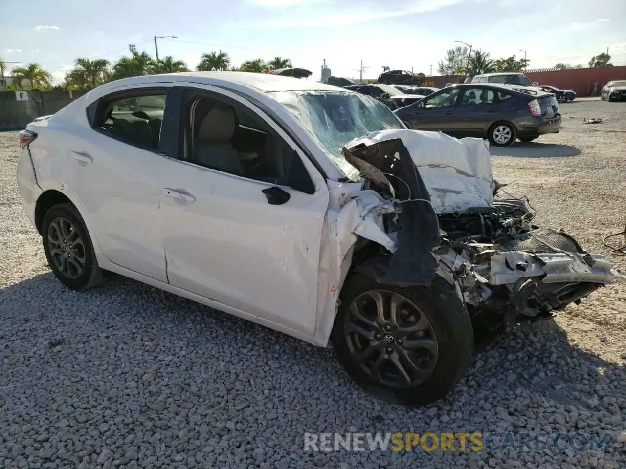 4 Фотография поврежденного автомобиля 3MYDLBYV1LY716020 TOYOTA YARIS 2020