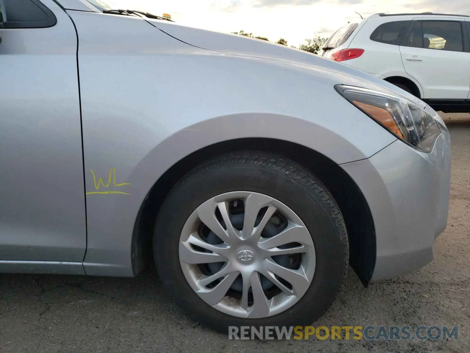 9 Photograph of a damaged car 3MYDLBYV4LY712057 TOYOTA YARIS 2020