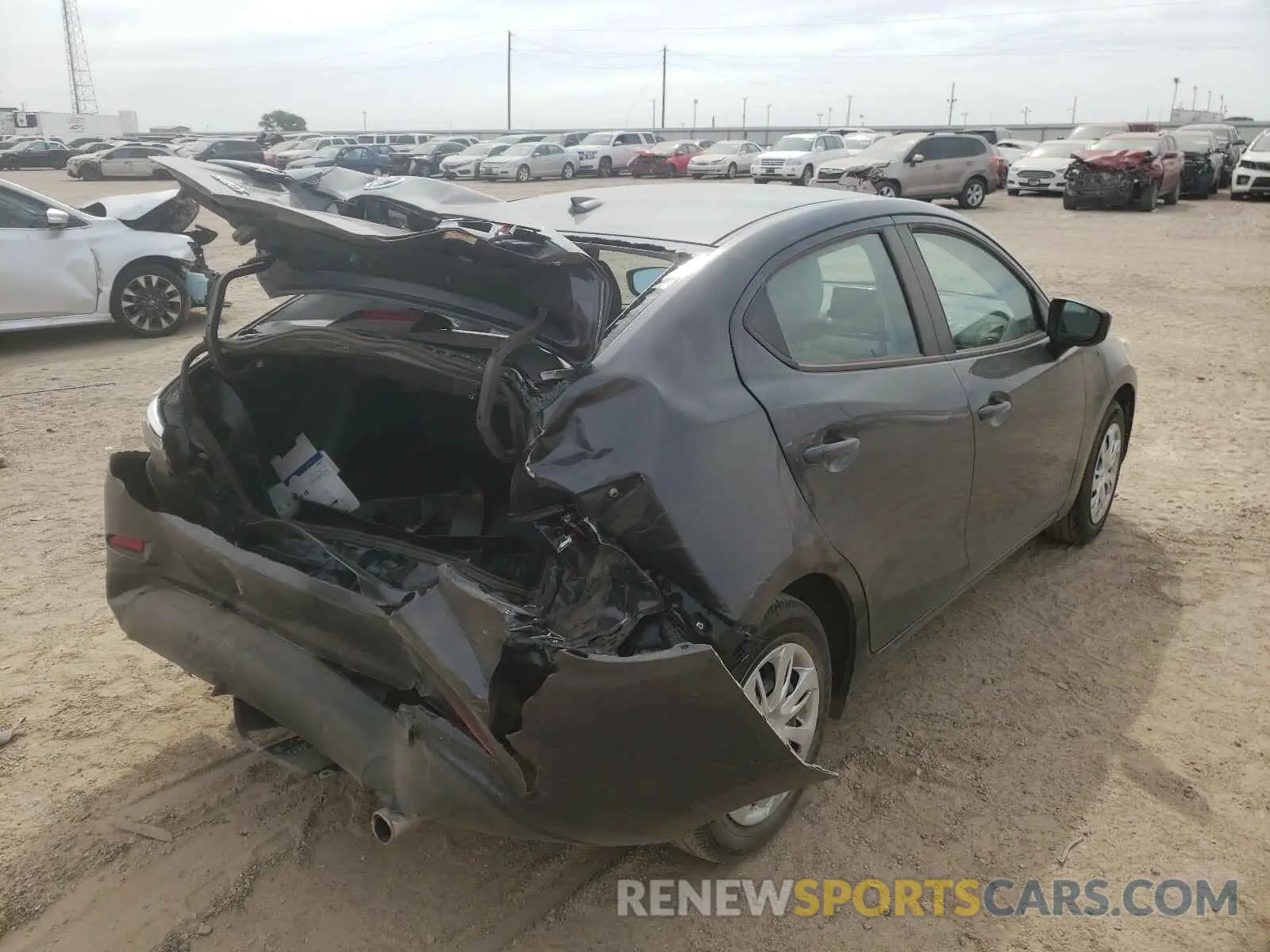 4 Photograph of a damaged car 3MYDLBYV5LY710608 TOYOTA YARIS 2020