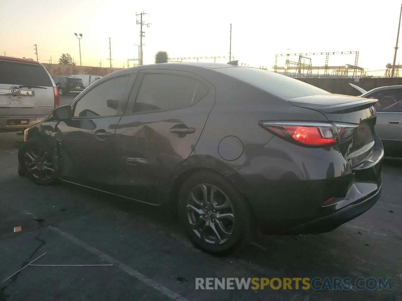 2 Photograph of a damaged car 3MYDLBYV7LY707306 TOYOTA YARIS 2020