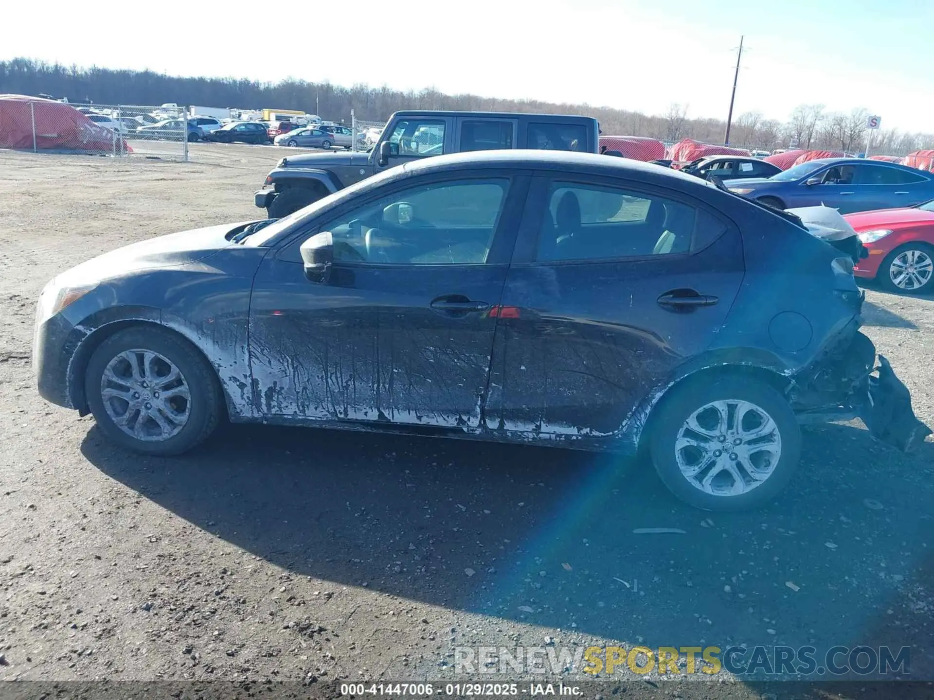 14 Photograph of a damaged car 3MYDLBYV7LY712120 TOYOTA YARIS 2020