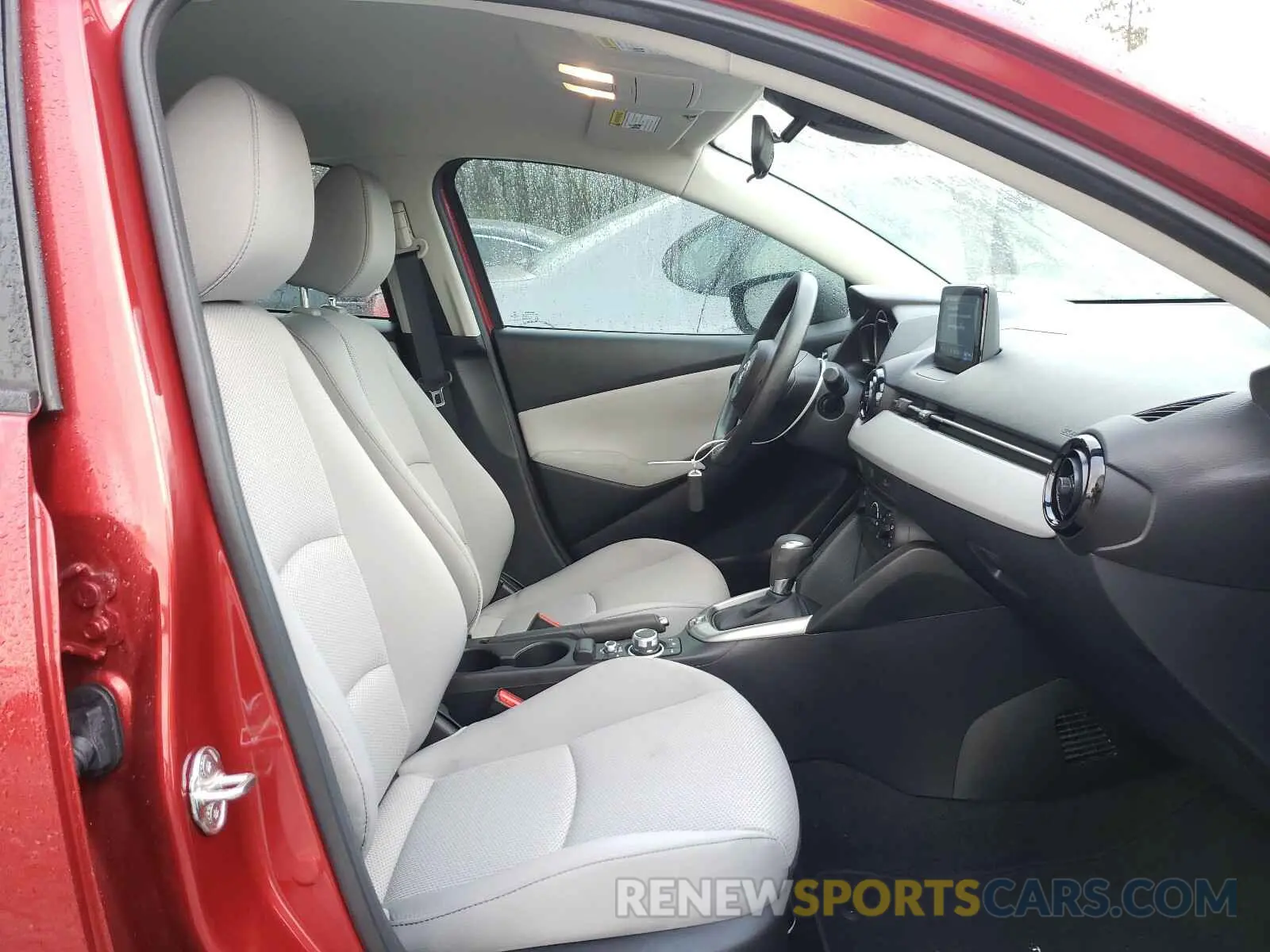 5 Photograph of a damaged car 3MYDLBYV8LY700767 TOYOTA YARIS 2020
