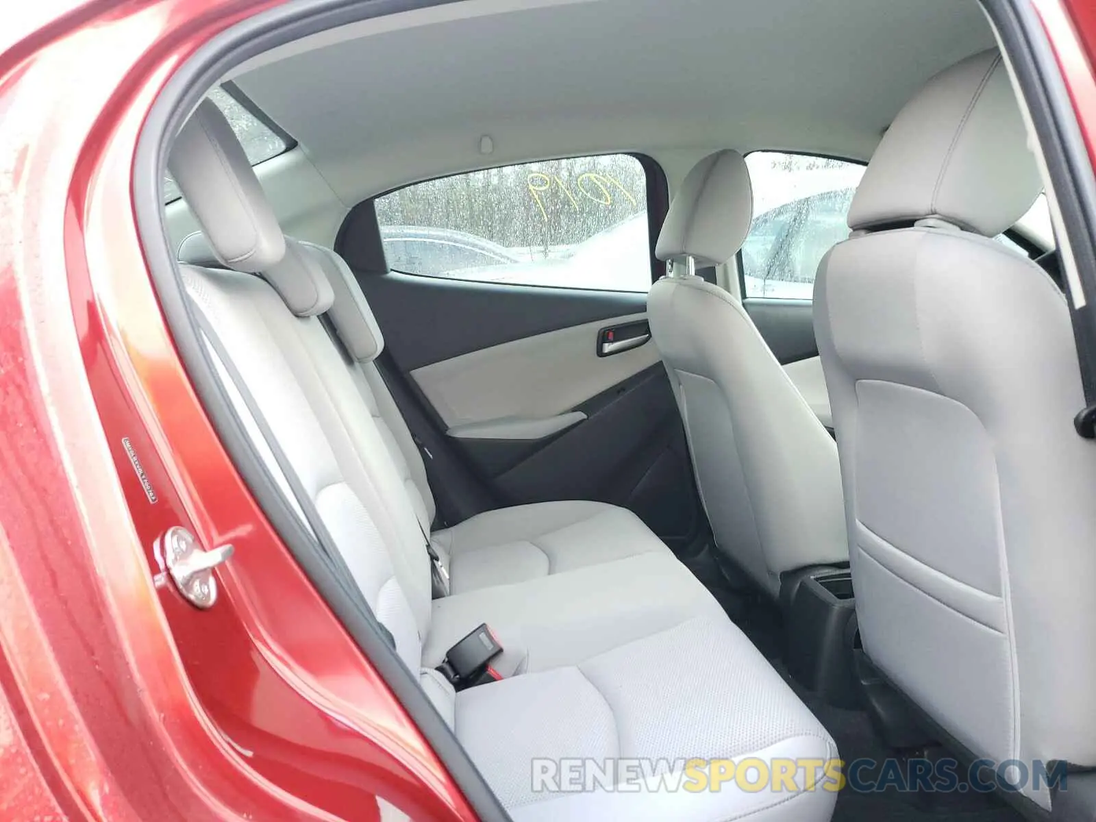 6 Photograph of a damaged car 3MYDLBYV8LY700767 TOYOTA YARIS 2020