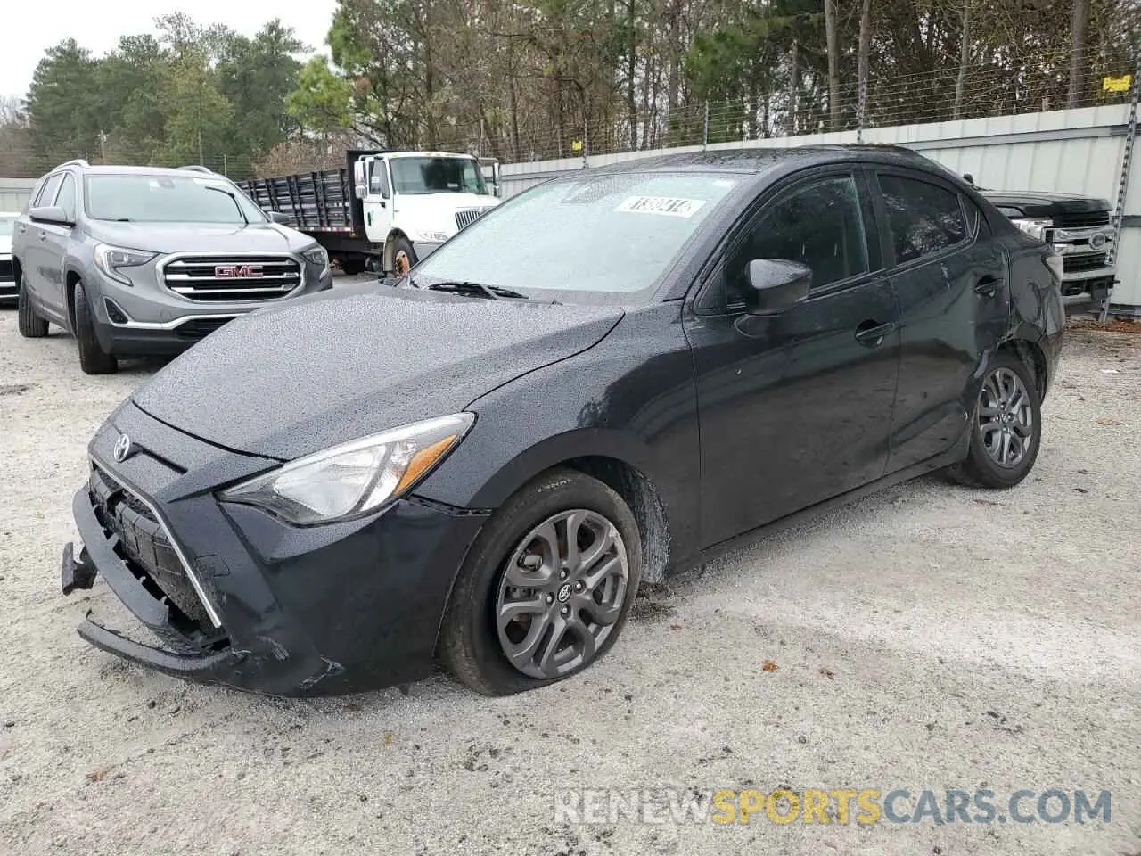 1 Photograph of a damaged car 3MYDLBYV8LY708450 TOYOTA YARIS 2020