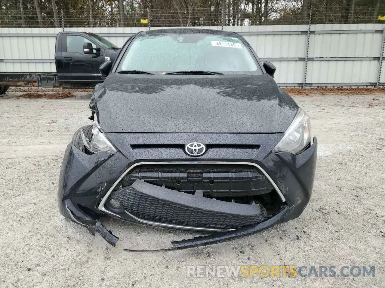 5 Photograph of a damaged car 3MYDLBYV8LY708450 TOYOTA YARIS 2020