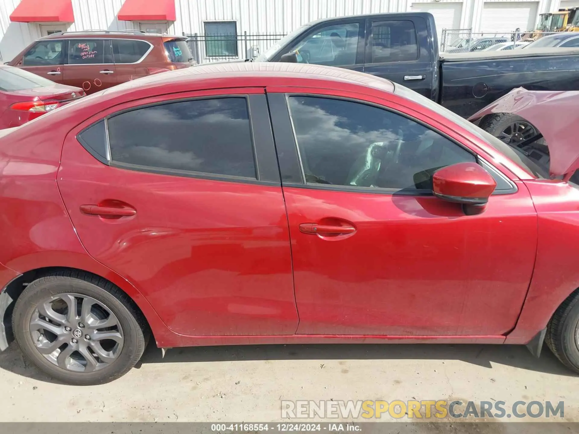 13 Фотография поврежденного автомобиля 3MYDLBYV8LY709890 TOYOTA YARIS 2020