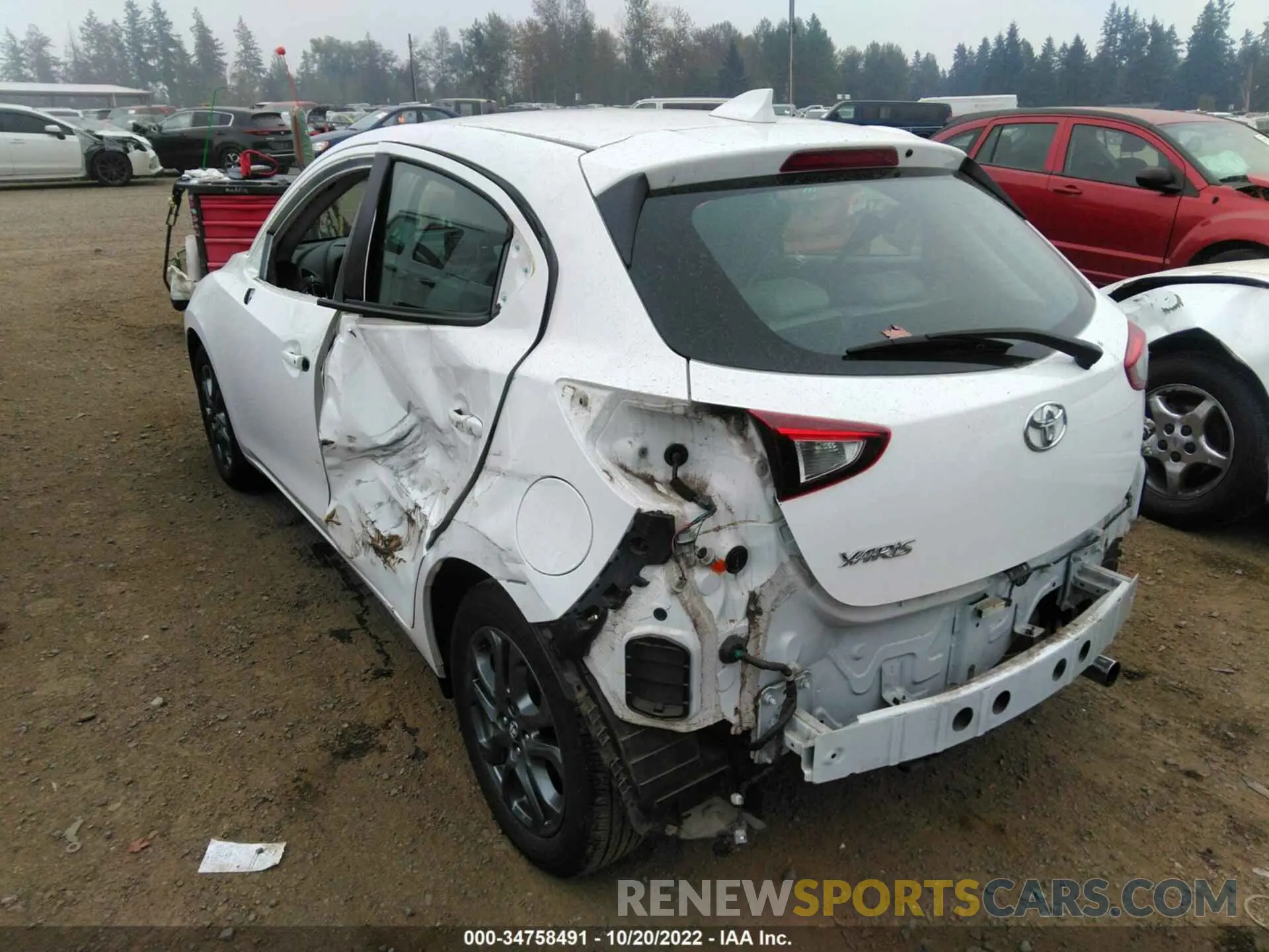 3 Фотография поврежденного автомобиля 3MYDLBJV9LY700674 TOYOTA YARIS HATCHBACK 2020
