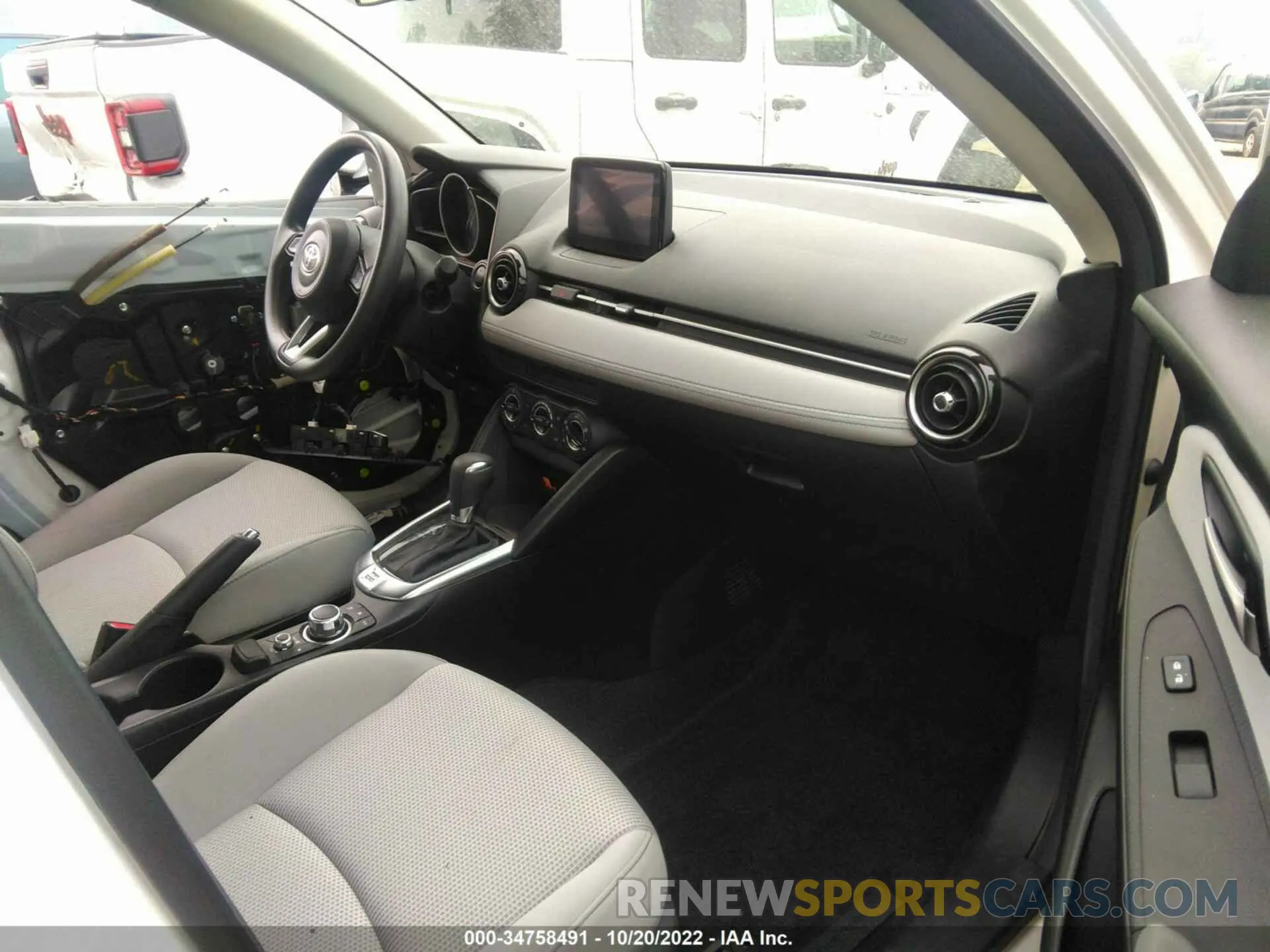 5 Фотография поврежденного автомобиля 3MYDLBJV9LY700674 TOYOTA YARIS HATCHBACK 2020