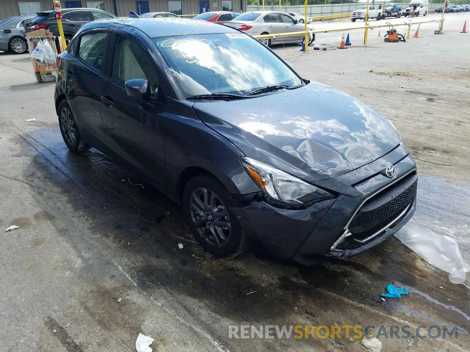 1 Photograph of a damaged car 3MYDLBJV3LY703327 TOYOTA YARIS LE 2020