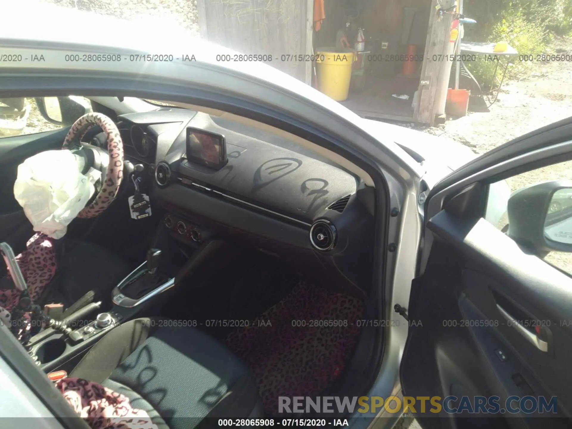 5 Photograph of a damaged car 3MYDLBYV0KY525008 TOYOTA YARIS SEDAN 2019