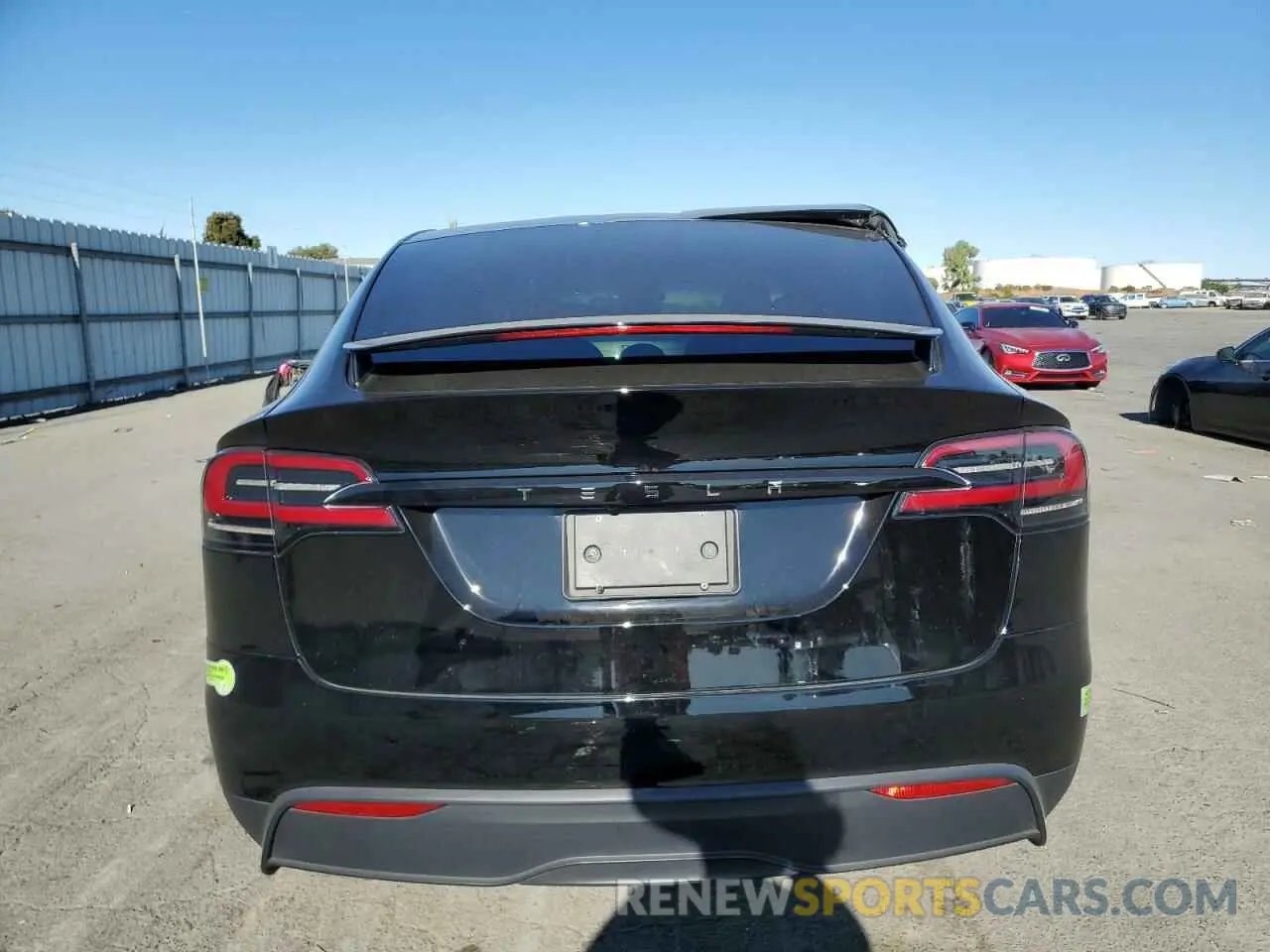 6 Photograph of a damaged car 7SAXCDE52PF393242 TSMR MODEL S 2023