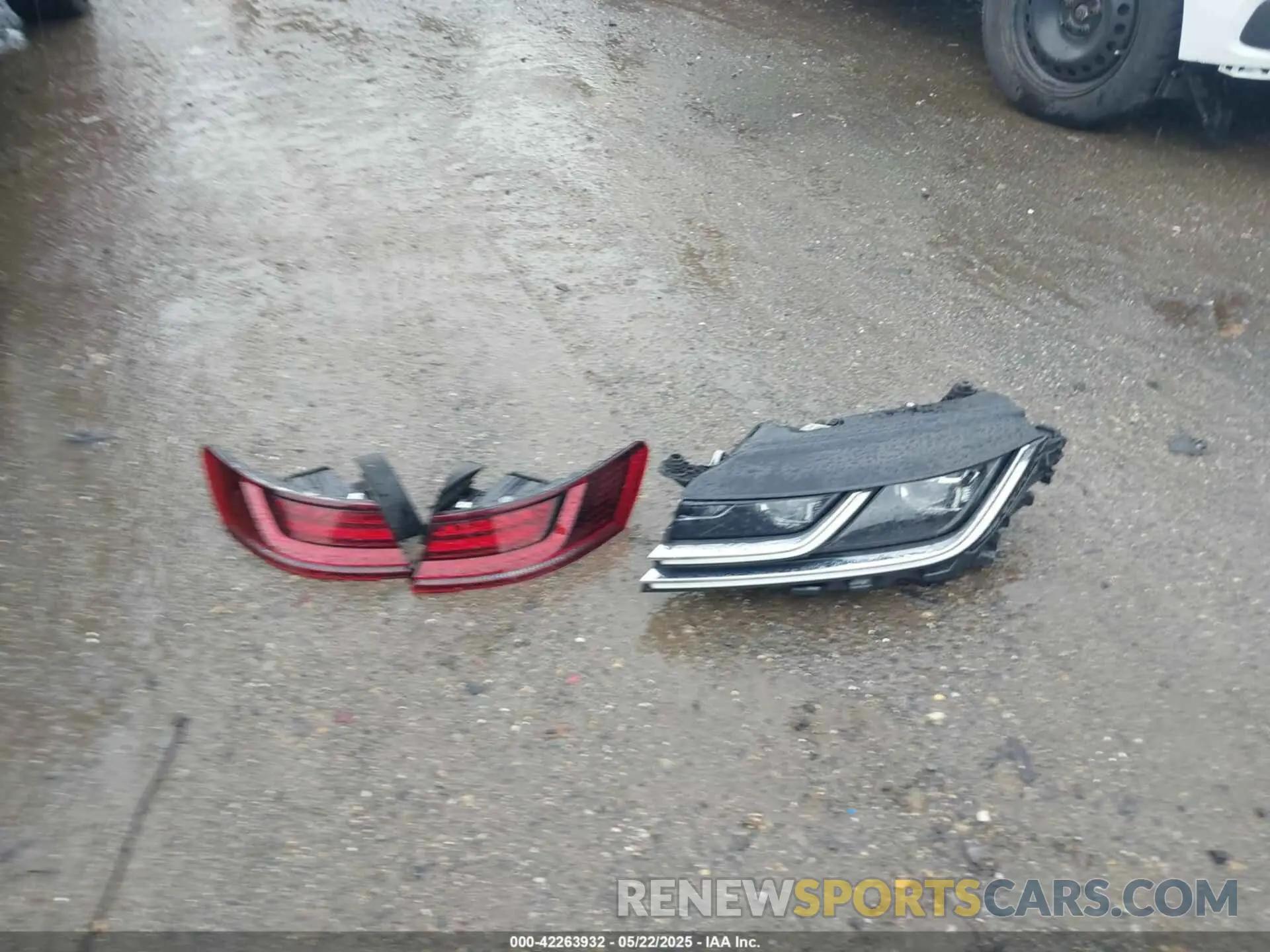 12 Photograph of a damaged car WVWAR7AN4NE012093 VOLKSWAGEN ARTEON 2022
