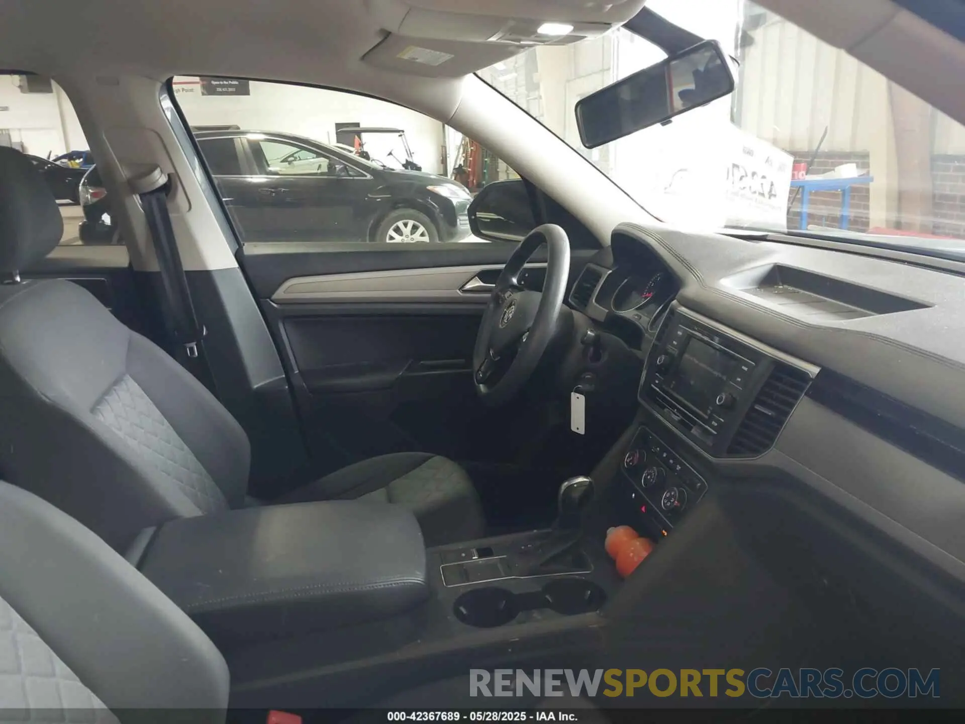 5 Фотография поврежденного автомобиля 1V2AP2CA2KC555726 VOLKSWAGEN ATLAS 2019