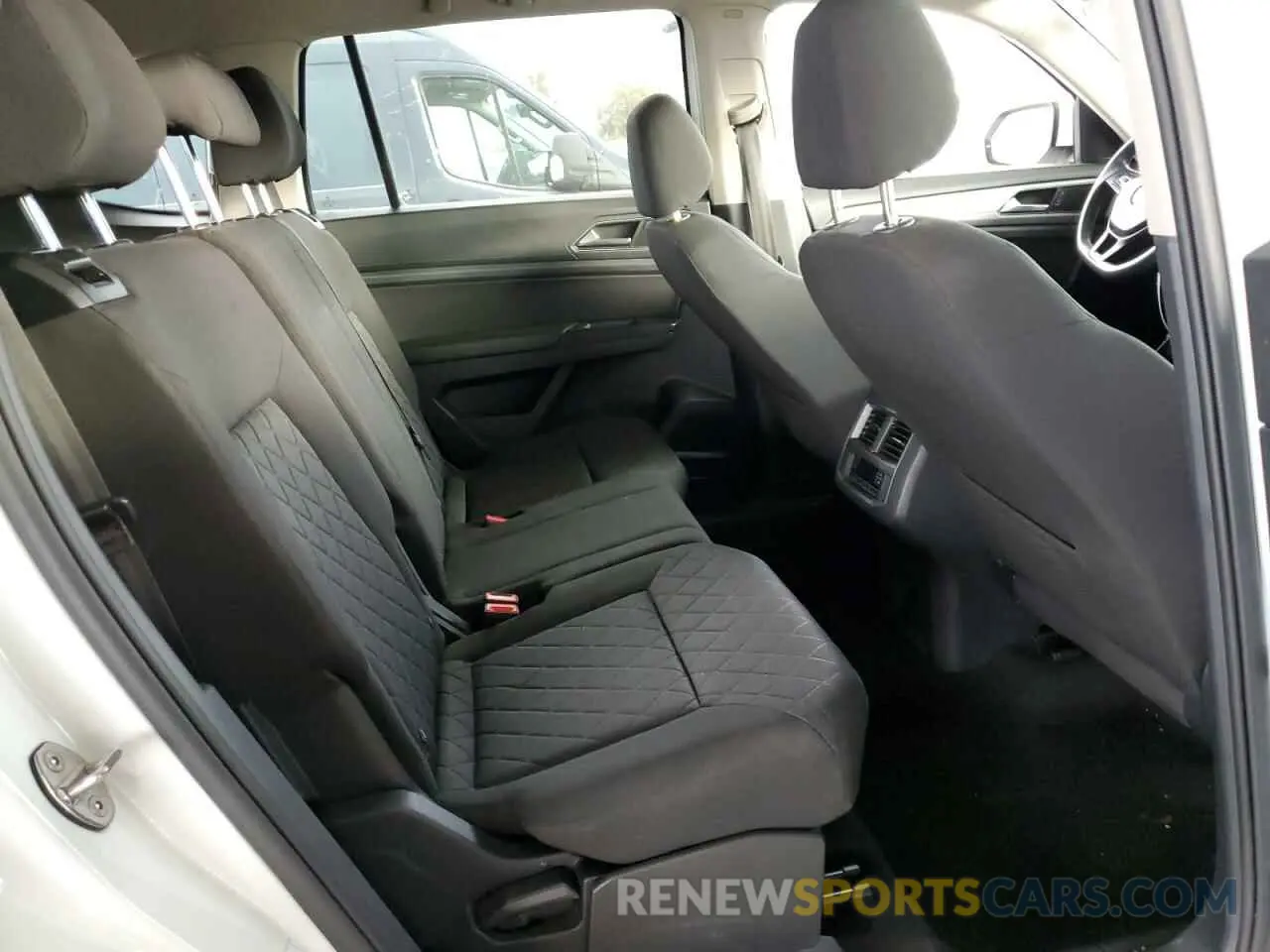 10 Photograph of a damaged car 1V2AP2CA3KC571966 VOLKSWAGEN ATLAS 2019