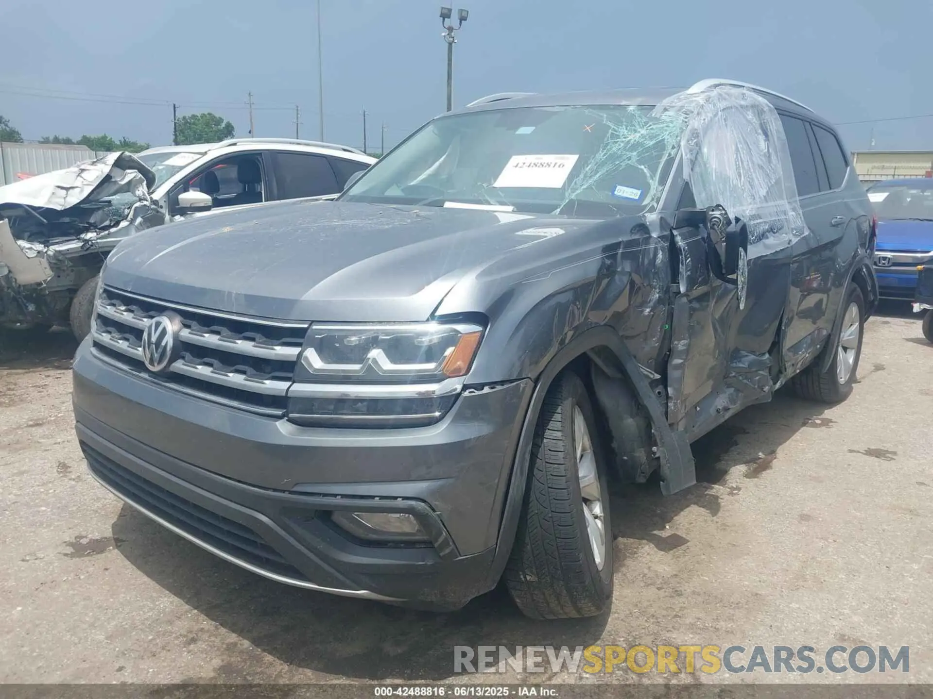 2 Фотография поврежденного автомобиля 1V2DP2CAXKC590446 VOLKSWAGEN ATLAS 2019