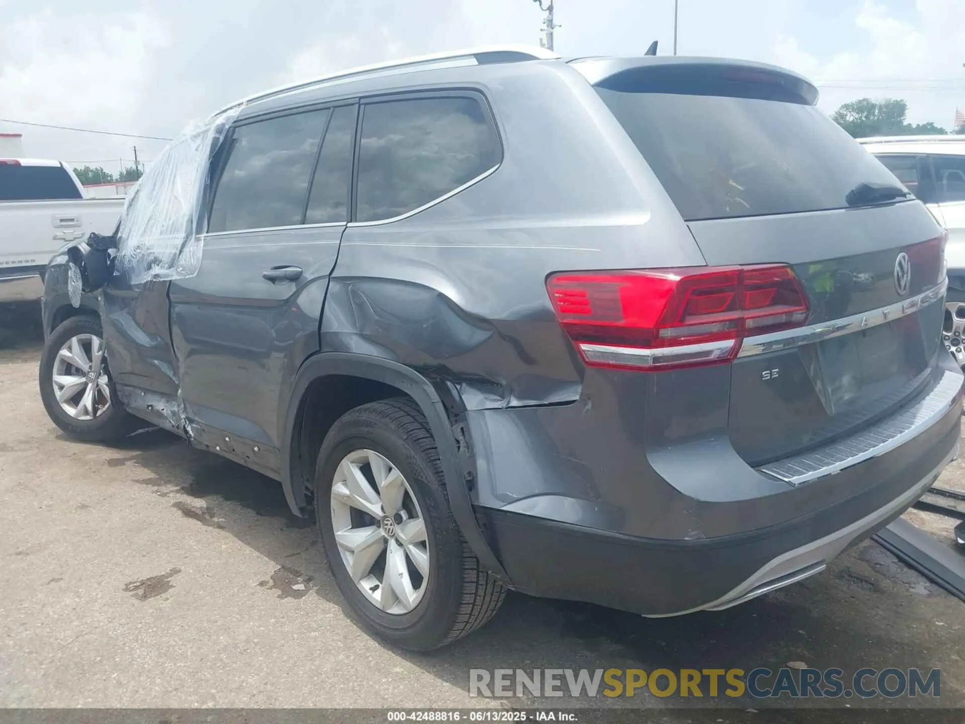 3 Фотография поврежденного автомобиля 1V2DP2CAXKC590446 VOLKSWAGEN ATLAS 2019