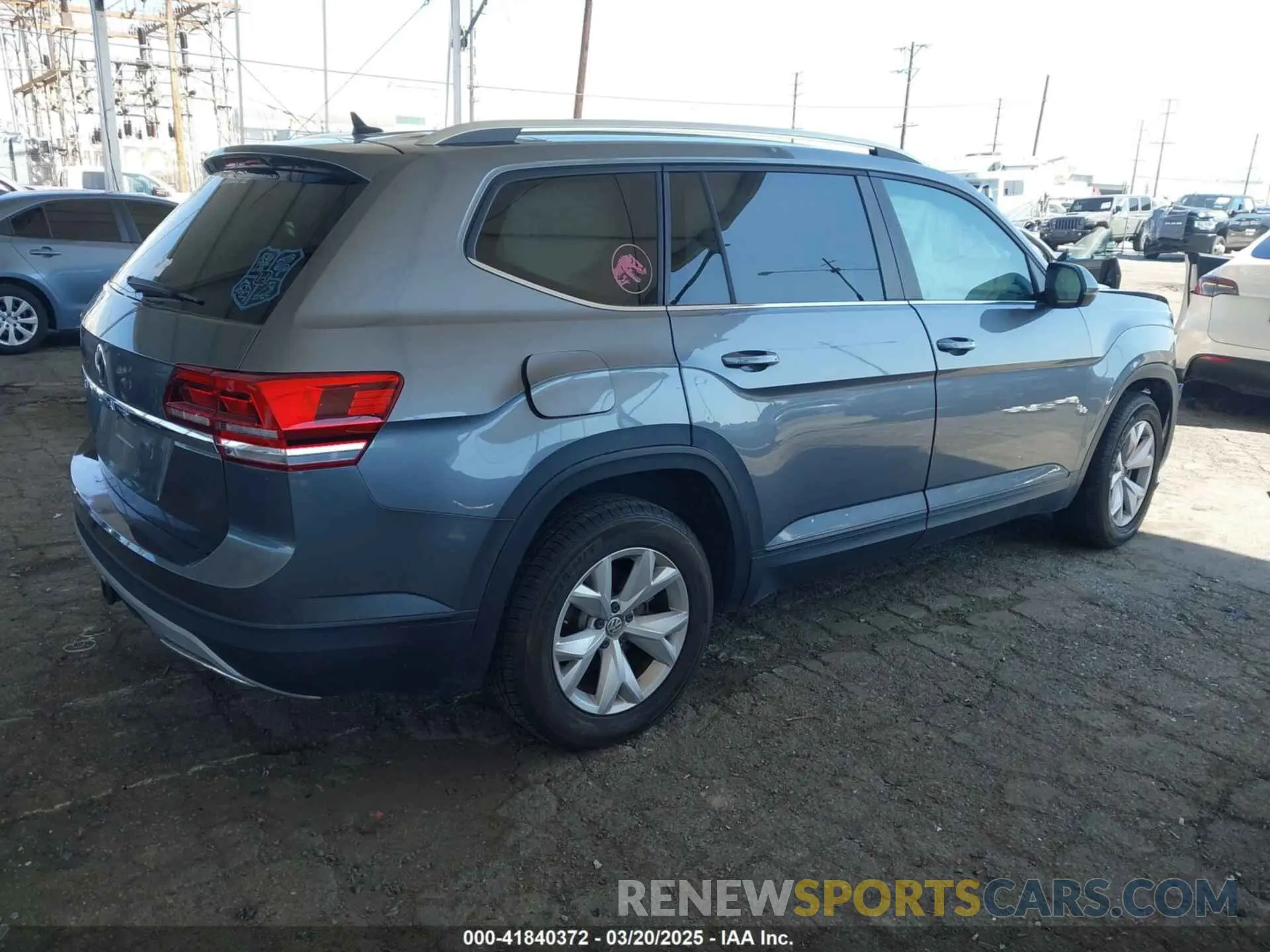 4 Photograph of a damaged car 1V2DR2CA2KC547116 VOLKSWAGEN ATLAS 2019