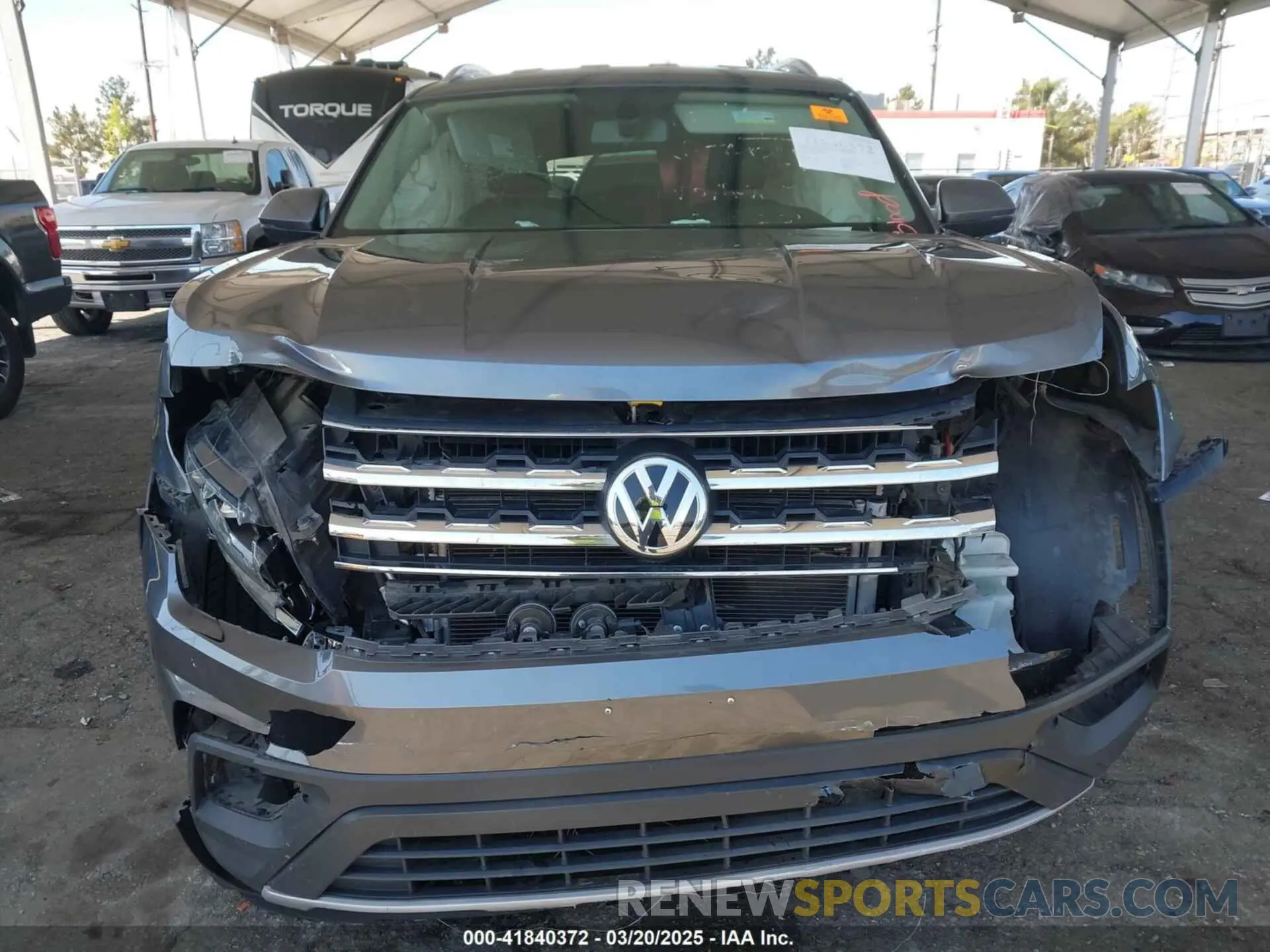 6 Photograph of a damaged car 1V2DR2CA2KC547116 VOLKSWAGEN ATLAS 2019