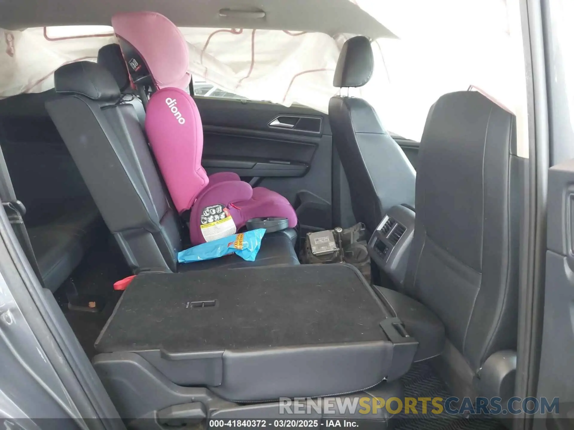 8 Photograph of a damaged car 1V2DR2CA2KC547116 VOLKSWAGEN ATLAS 2019