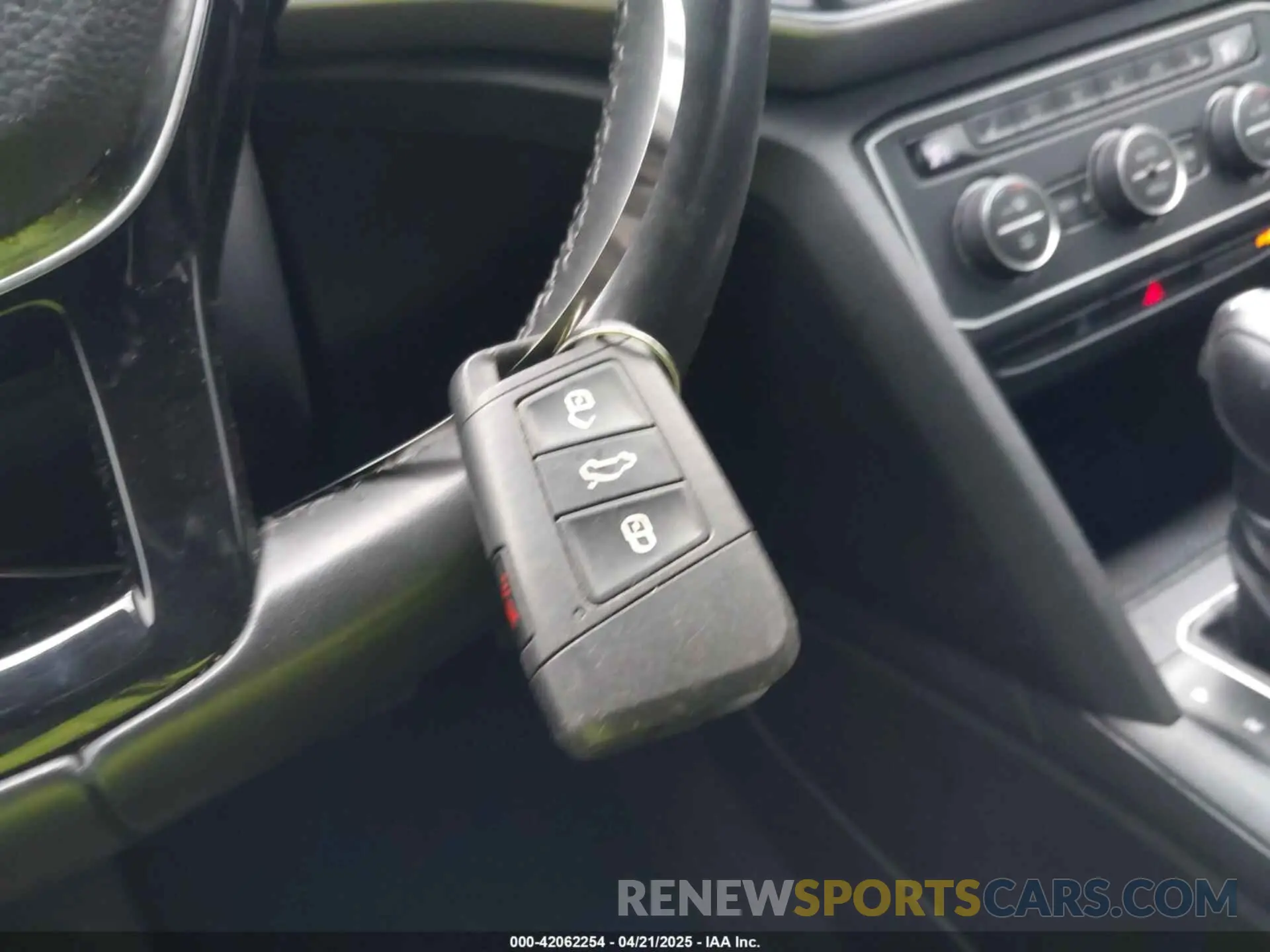 11 Фотография поврежденного автомобиля 1V2DR2CA3KC624379 VOLKSWAGEN ATLAS 2019
