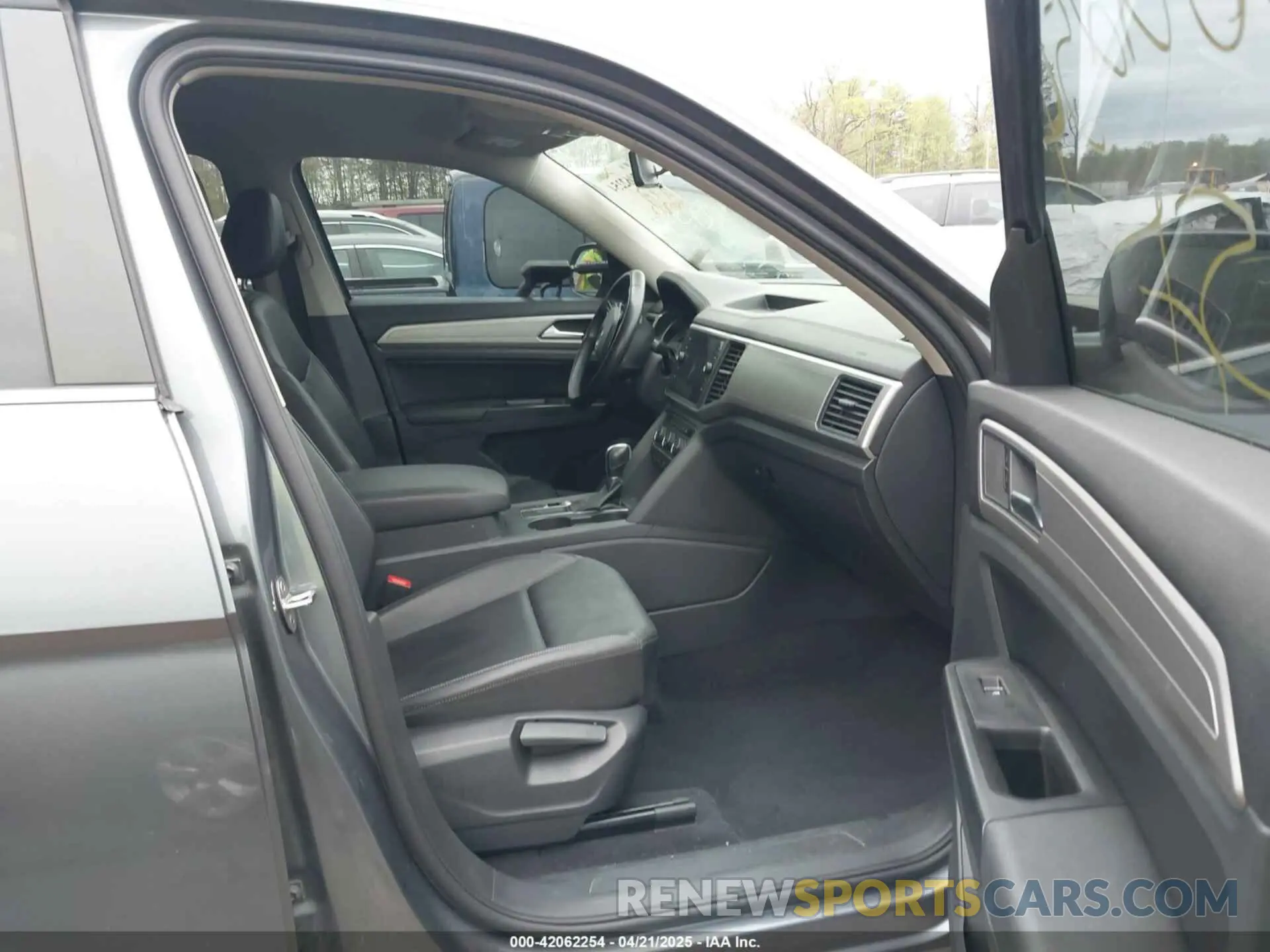 5 Фотография поврежденного автомобиля 1V2DR2CA3KC624379 VOLKSWAGEN ATLAS 2019