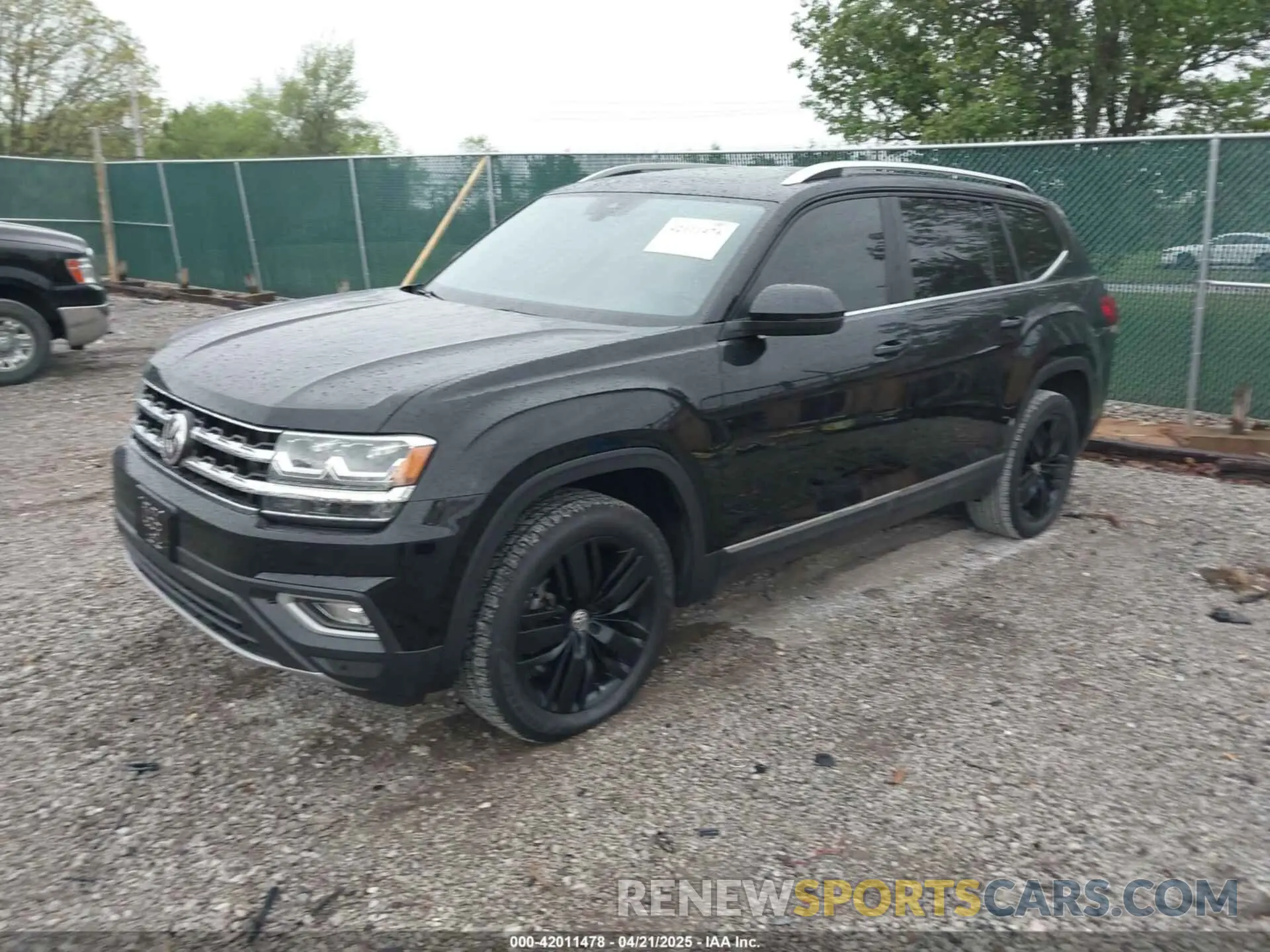 2 Фотография поврежденного автомобиля 1V2ER2CA2KC592691 VOLKSWAGEN ATLAS 2019