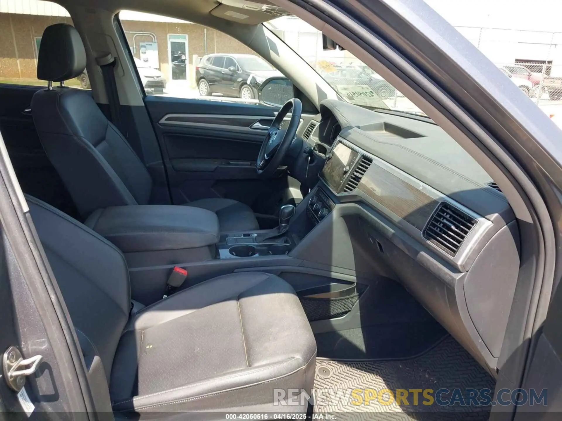 5 Фотография поврежденного автомобиля 1V2ER2CA5KC555568 VOLKSWAGEN ATLAS 2019