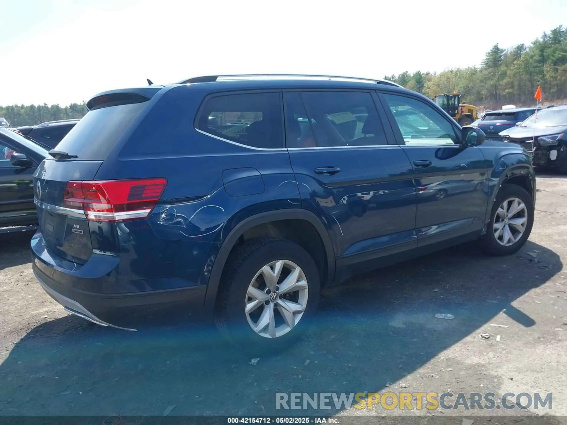 14 Photograph of a damaged car 1V2GR2CA6KC552560 VOLKSWAGEN ATLAS 2019