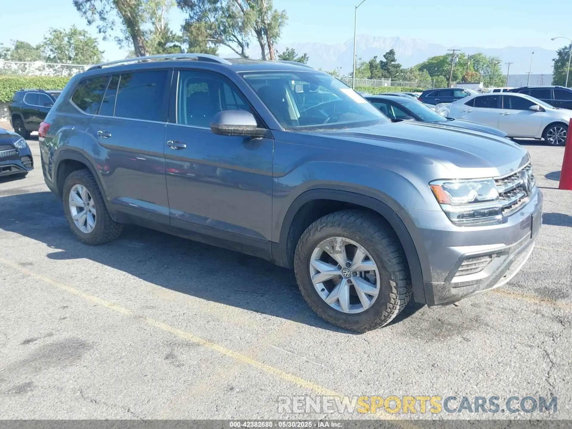 1 Фотография поврежденного автомобиля 1V2GR2CA8KC549501 VOLKSWAGEN ATLAS 2019