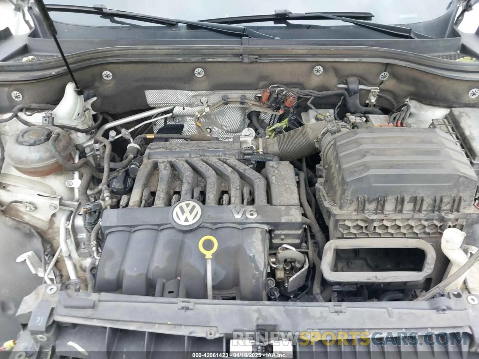10 Photograph of a damaged car 1V2GR2CA8KC601063 VOLKSWAGEN ATLAS 2019