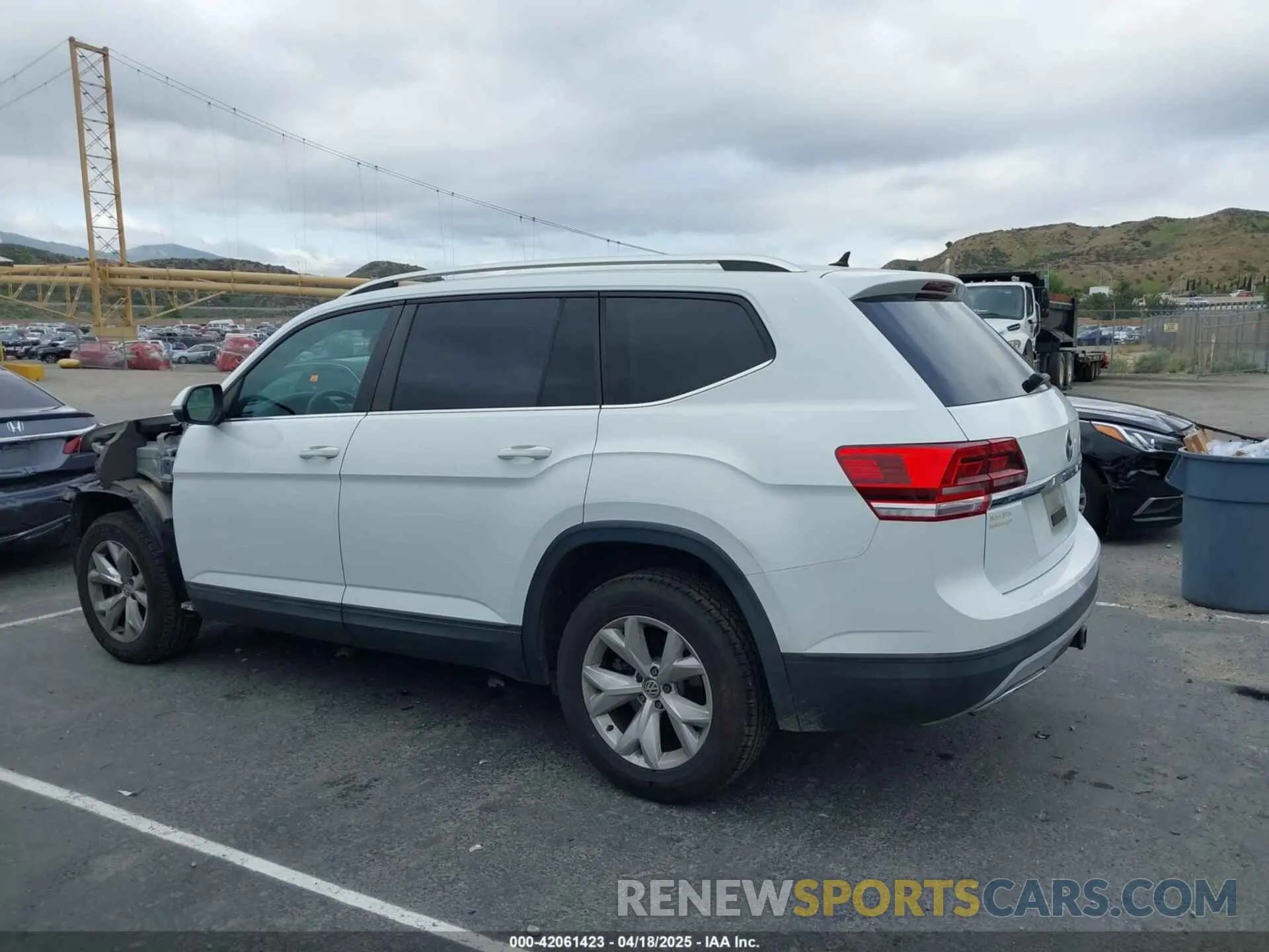 15 Photograph of a damaged car 1V2GR2CA8KC601063 VOLKSWAGEN ATLAS 2019