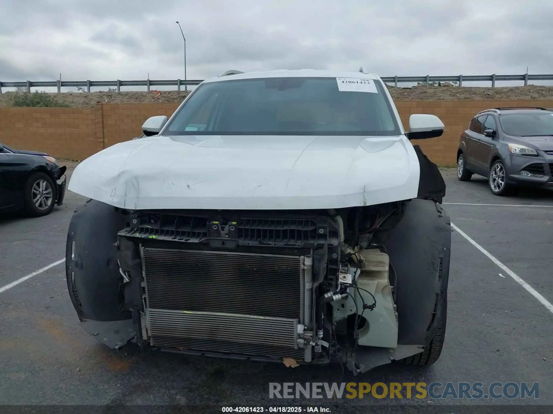 6 Photograph of a damaged car 1V2GR2CA8KC601063 VOLKSWAGEN ATLAS 2019