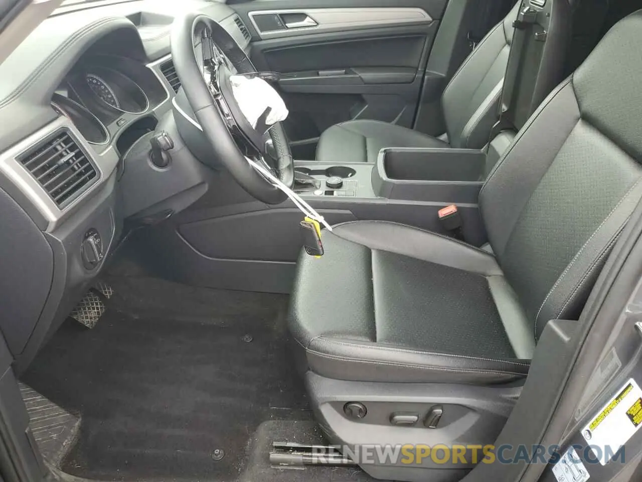 7 Photograph of a damaged car 1V2LR2CA2KC607570 VOLKSWAGEN ATLAS 2019