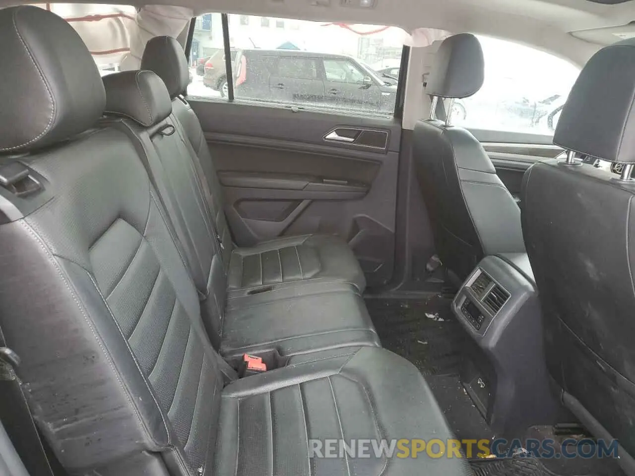 10 Photograph of a damaged car 1V2MR2CA2KC606617 VOLKSWAGEN ATLAS 2019