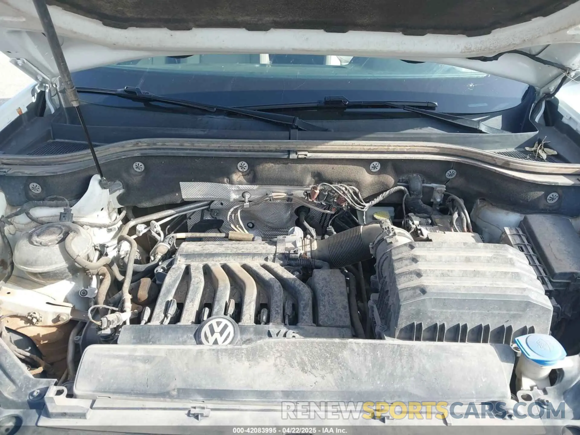 10 Photograph of a damaged car 1V2MR2CA8KC569640 VOLKSWAGEN ATLAS 2019