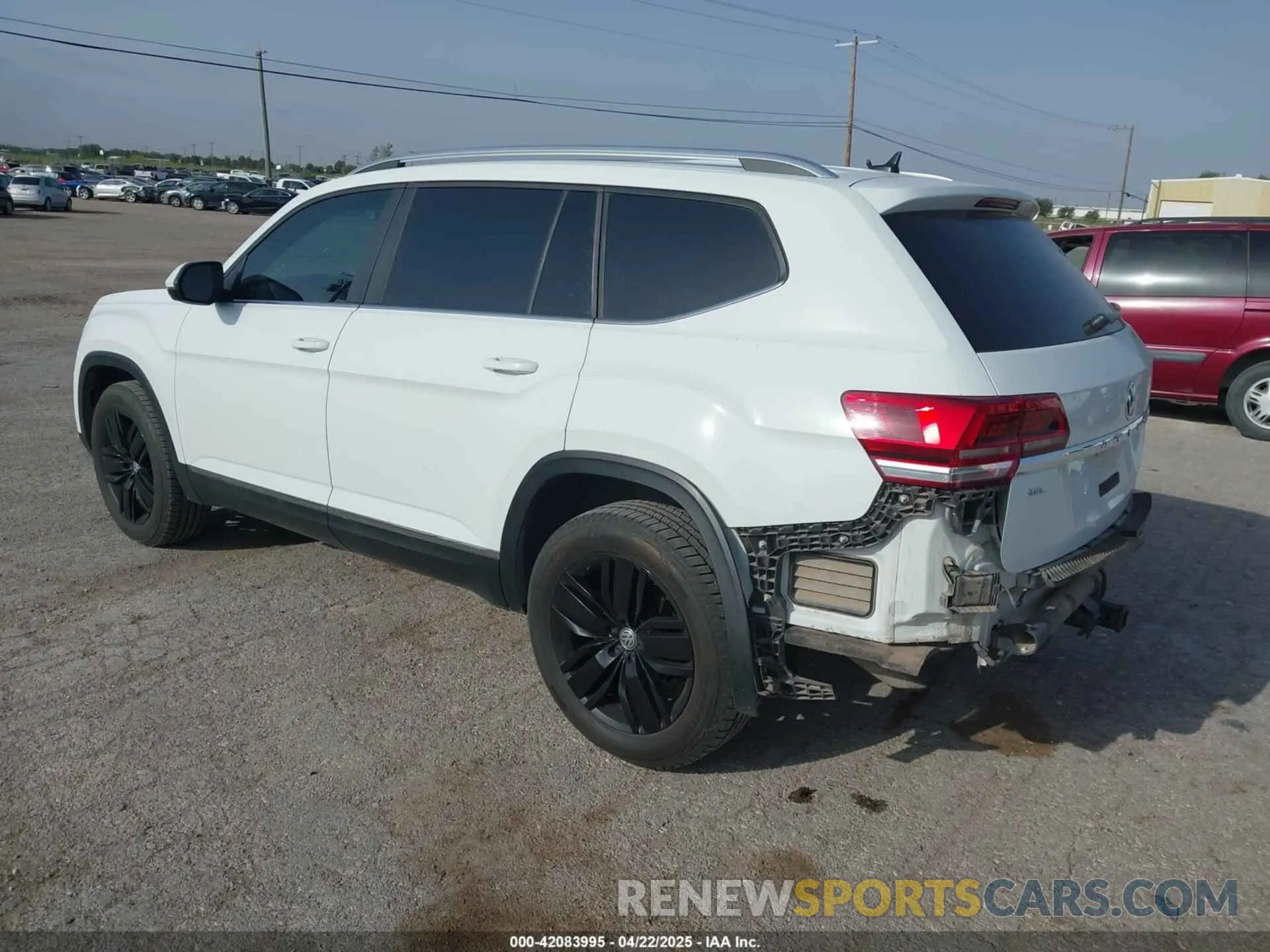 3 Photograph of a damaged car 1V2MR2CA8KC569640 VOLKSWAGEN ATLAS 2019