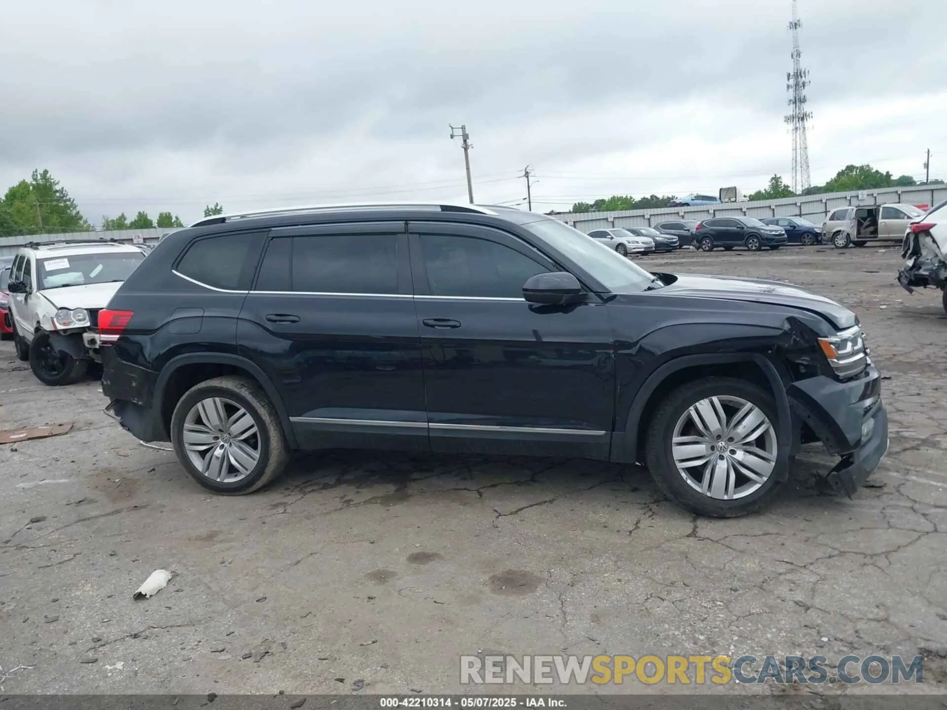 12 Photograph of a damaged car 1V2MR2CA9KC538672 VOLKSWAGEN ATLAS 2019