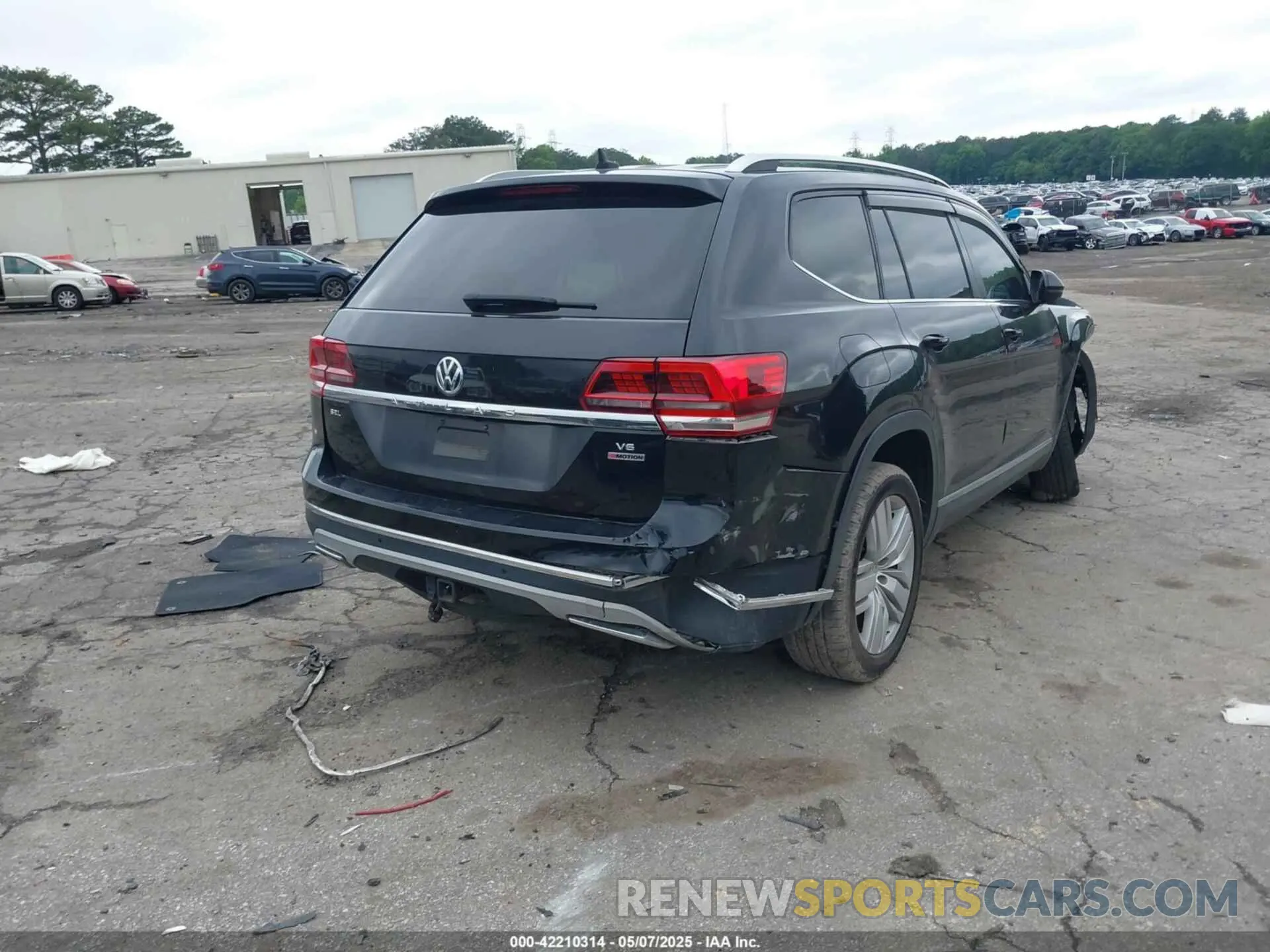 4 Photograph of a damaged car 1V2MR2CA9KC538672 VOLKSWAGEN ATLAS 2019