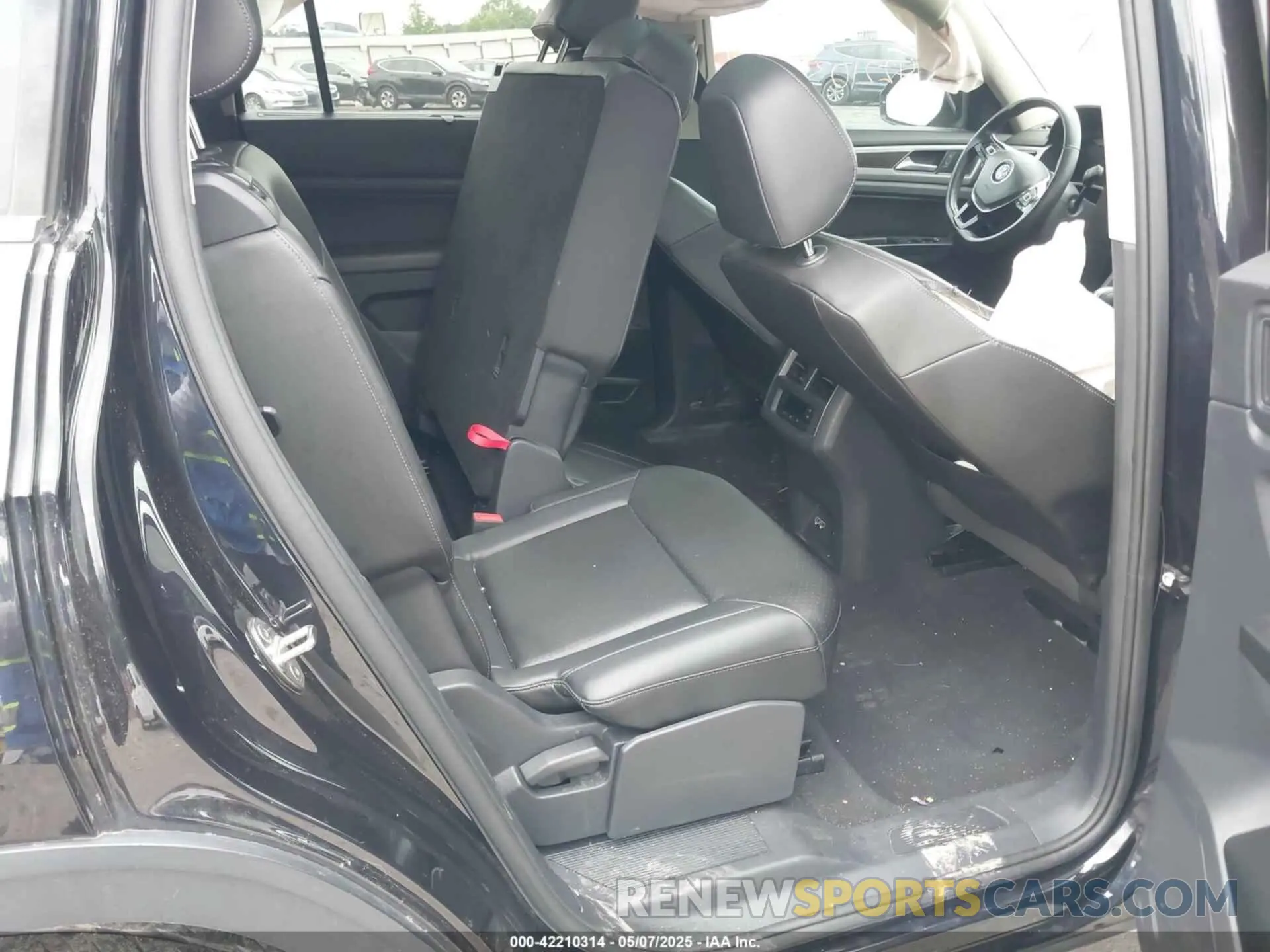 8 Photograph of a damaged car 1V2MR2CA9KC538672 VOLKSWAGEN ATLAS 2019
