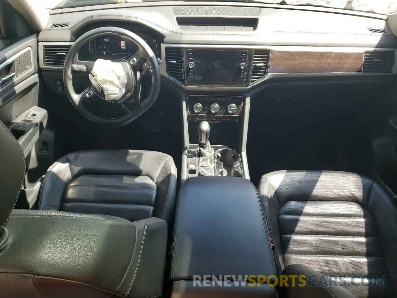 8 Photograph of a damaged car 1V2NR2CA2KC551266 VOLKSWAGEN ATLAS 2019